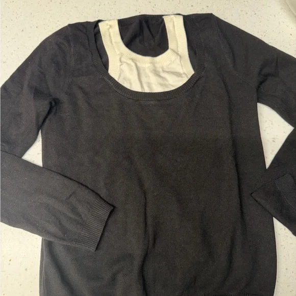 Commense Women's Black and Cream Scoop Neck Sweater - Picture 1 of 1